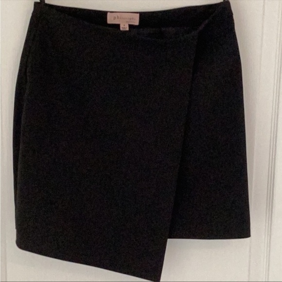 Black asymmetrical miniskirt - Picture 1 of 6